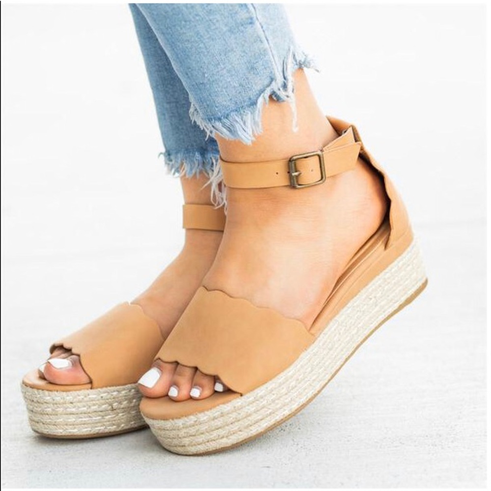 Scalloped Espadrille Flatform